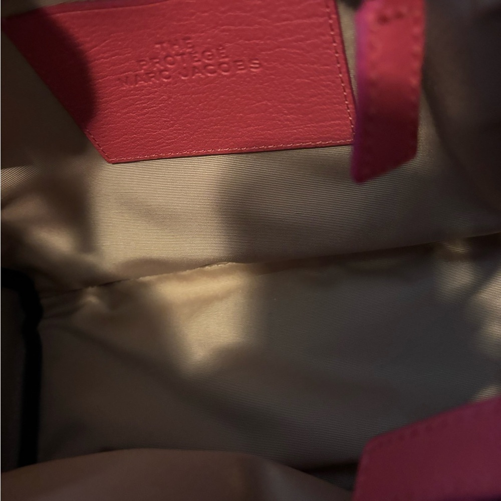 Marc Jacobs Vibrant Pink Leather Tote - Picture 8 of 12